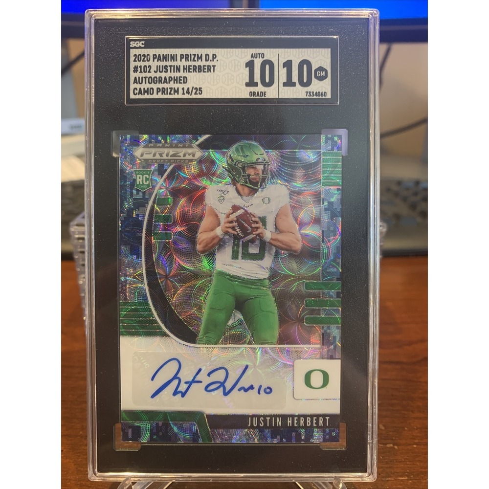 2020 Panini Prizm Justin Herbert /25 Camo Prizm Chargers SGC 10